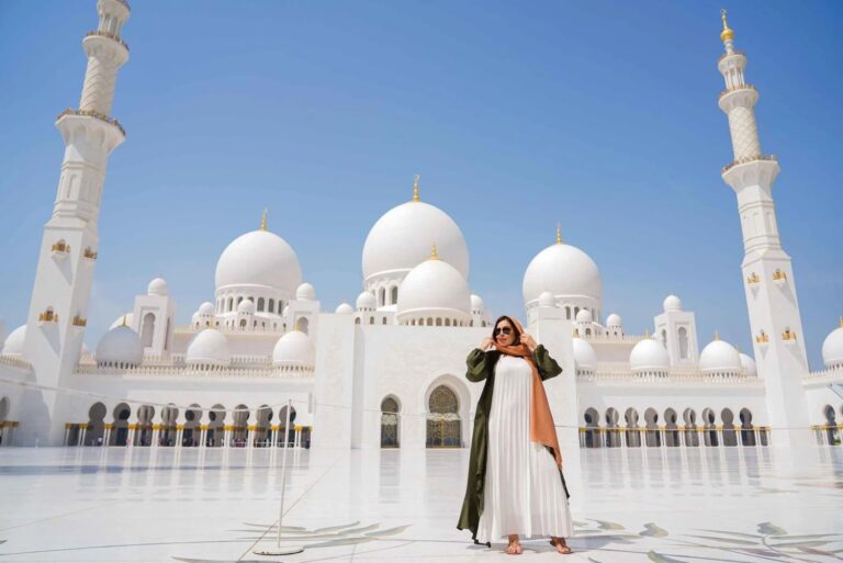 Abu Dhabi Grand Mosque Tour